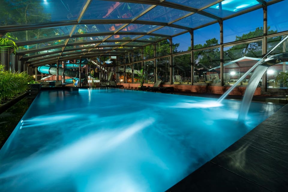 Hot Tub, Swimming pool