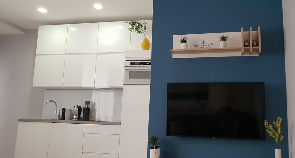 TV and multimedia, Coffee/tea facilities, Kitchen or kitchenette