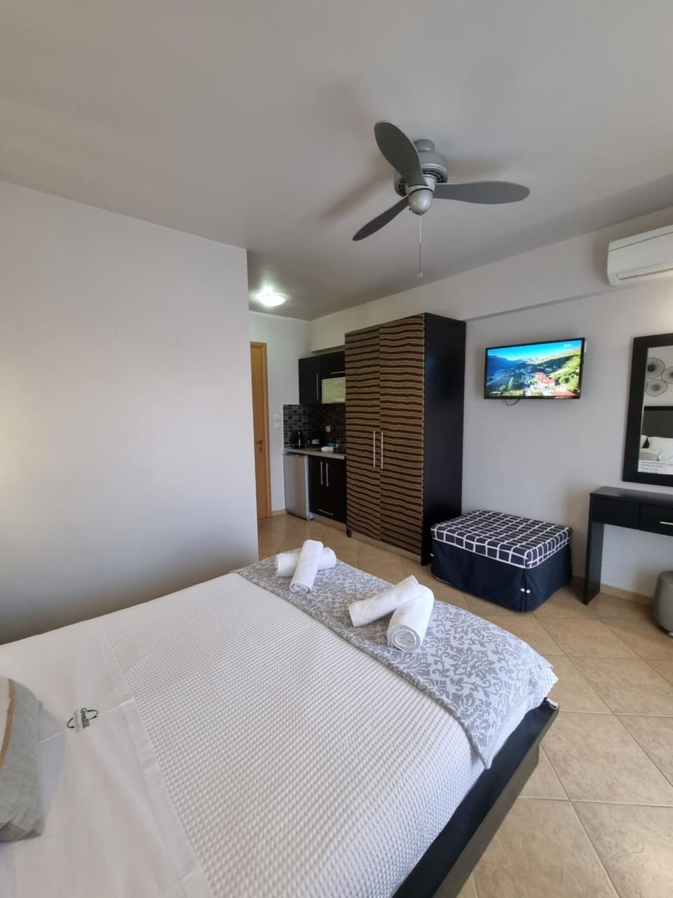 GreenHill Holiday Suites Bed and Breakfast in Halkidiki