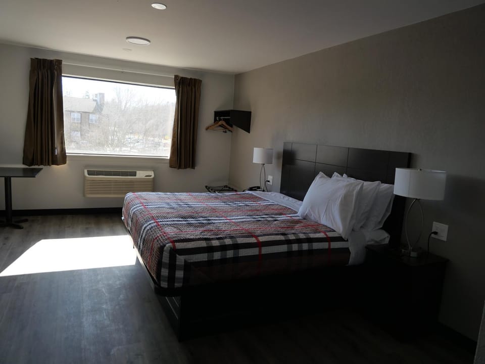 Hilltop Express Inn Hotel in New London