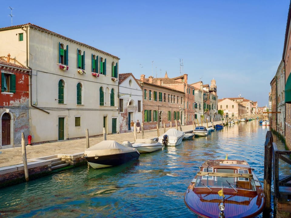 Nearby landmark, Neighbourhood, City view, City view, Lake view, Landmark view, River view, River view, Sea view, Sea view, Street view, Street view, Quiet street view
