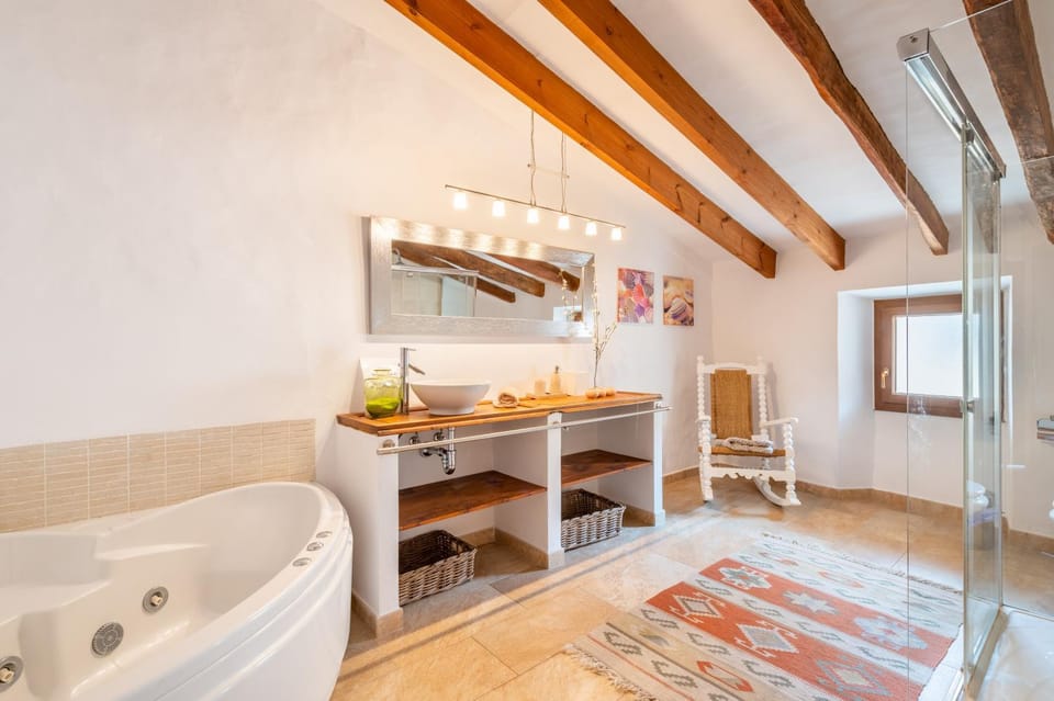 Property building, Bathroom, Living room