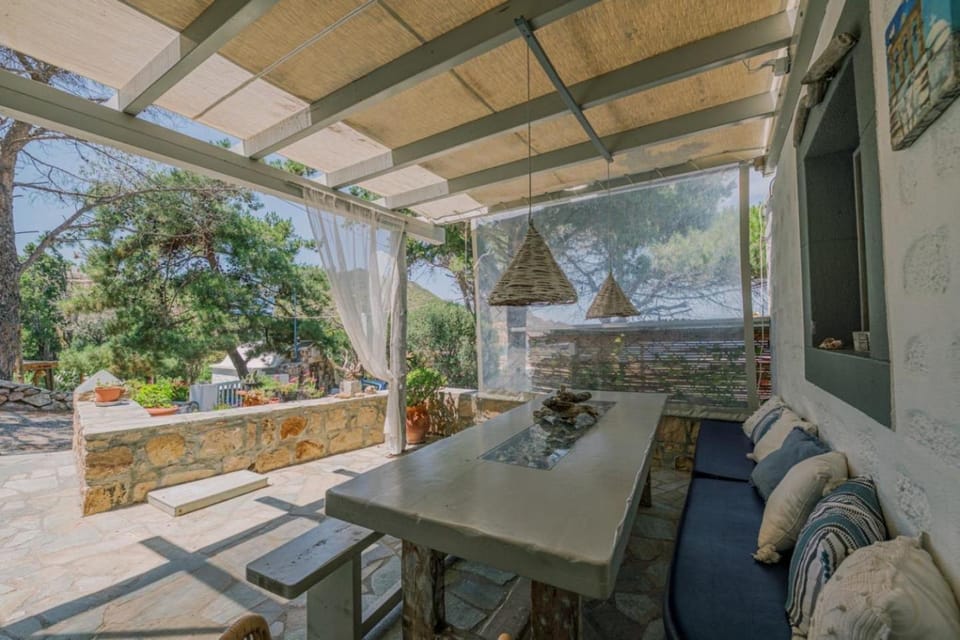 Lampi's House House in Decentralized Administration of the Aegean