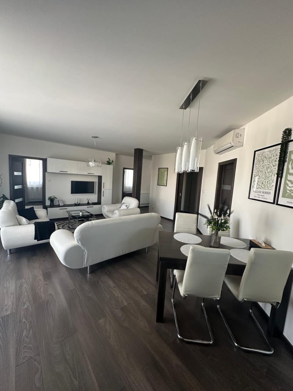 TV and multimedia, Living room, Dining area