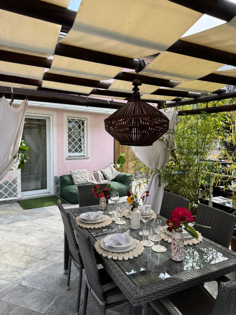 Day, Garden, Dining area, Garden view