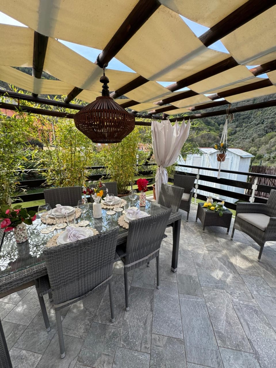 Spring, Day, Garden, Balcony/Terrace, Dining area, Garden view