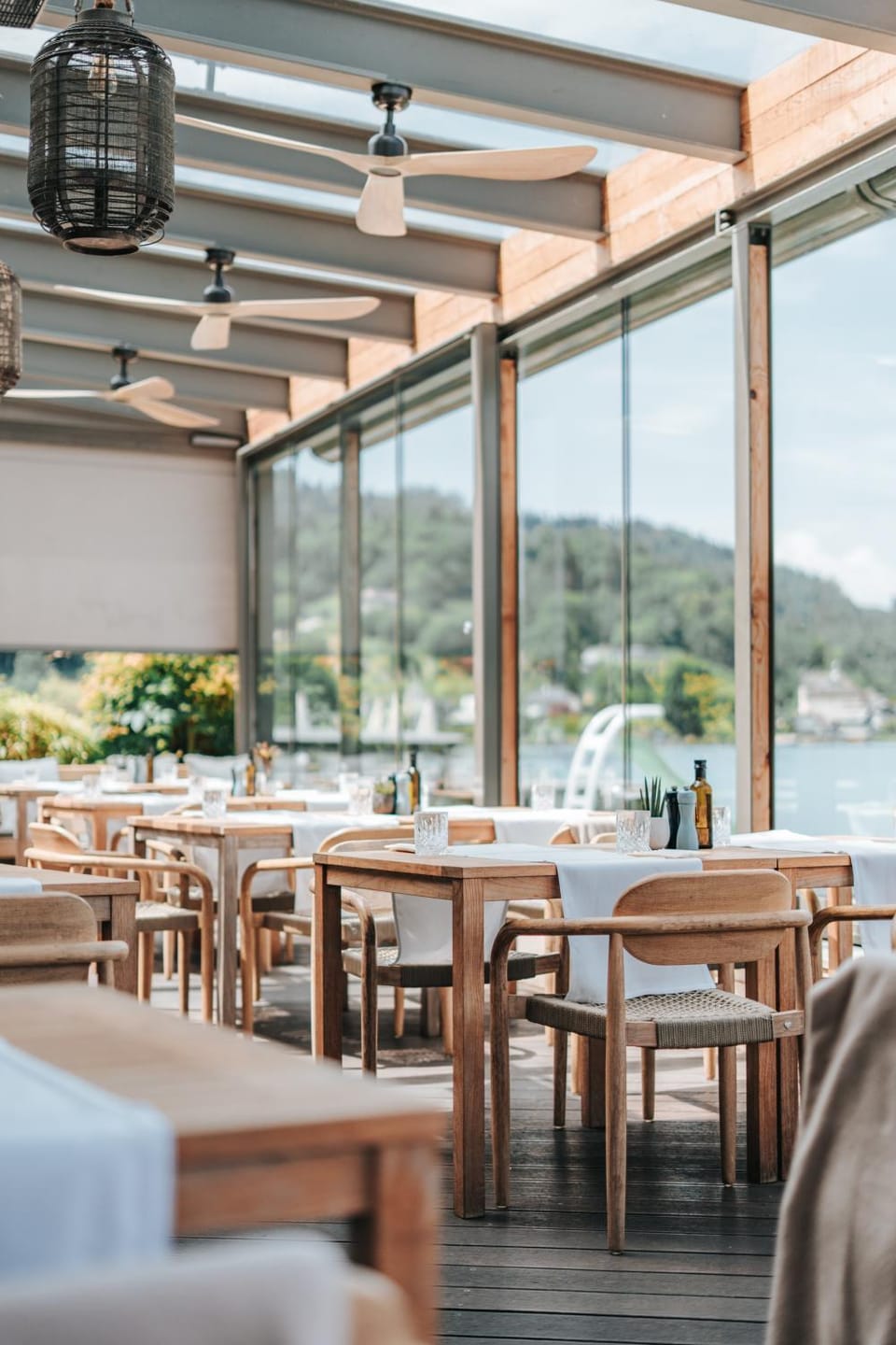Restaurant/places to eat, Day, Lounge or bar, Banquet/Function facilities, Seating area, Lake view