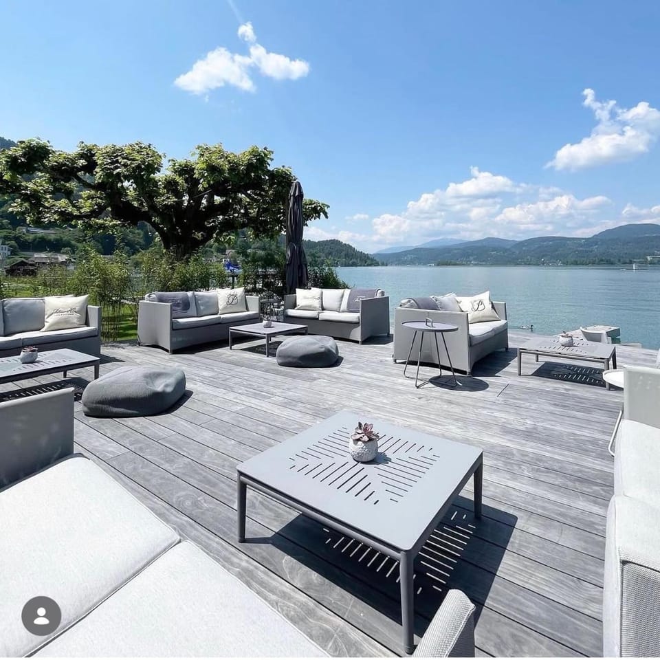 Restaurant/places to eat, Day, Natural landscape, View (from property/room), Lounge or bar, Seating area, Lake view