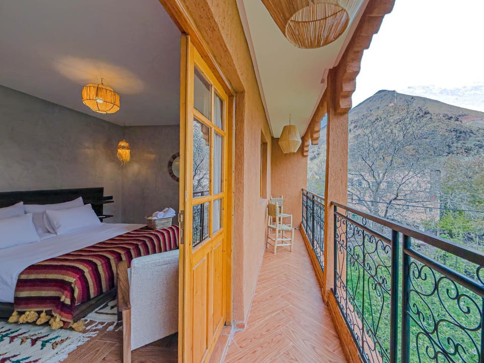 Patio, Bed, Day, Natural landscape, View (from property/room), Balcony/Terrace, Photo of the whole room, Bedroom, Mountain view