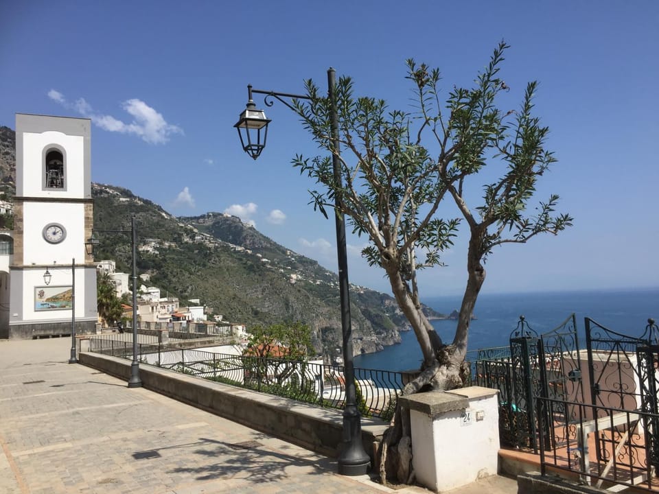 Facade/entrance, Sea view