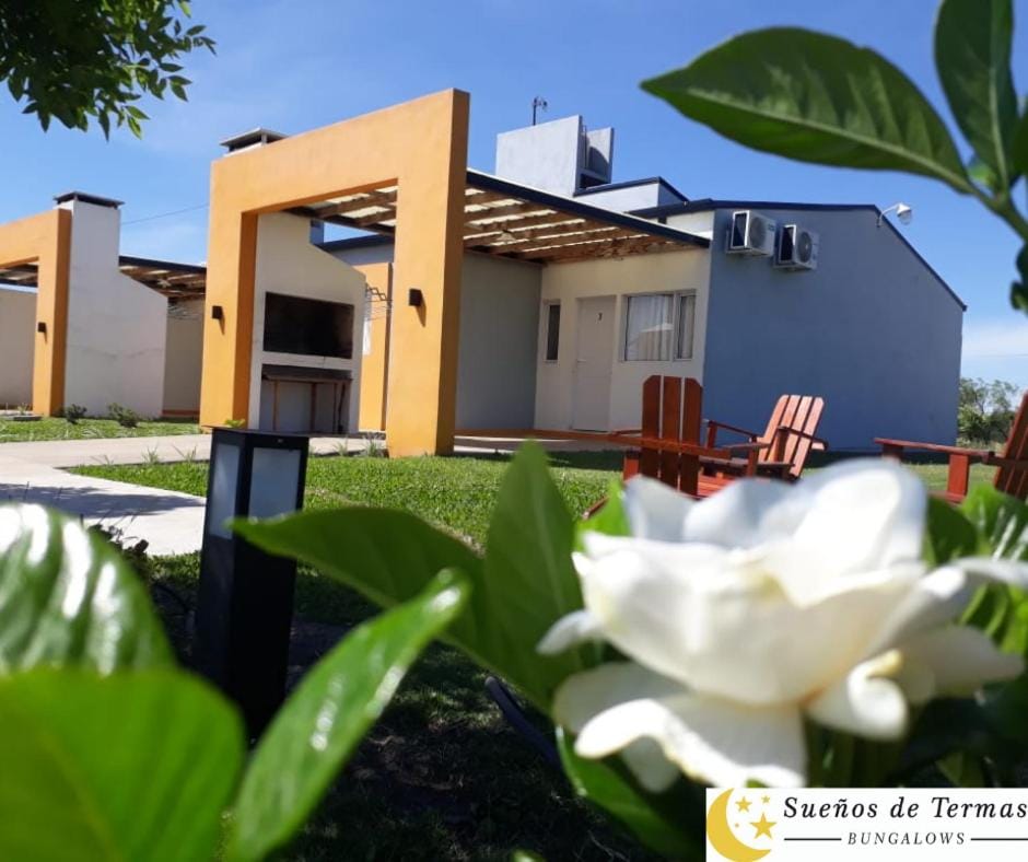 Property building, Day, Garden, Floor plan