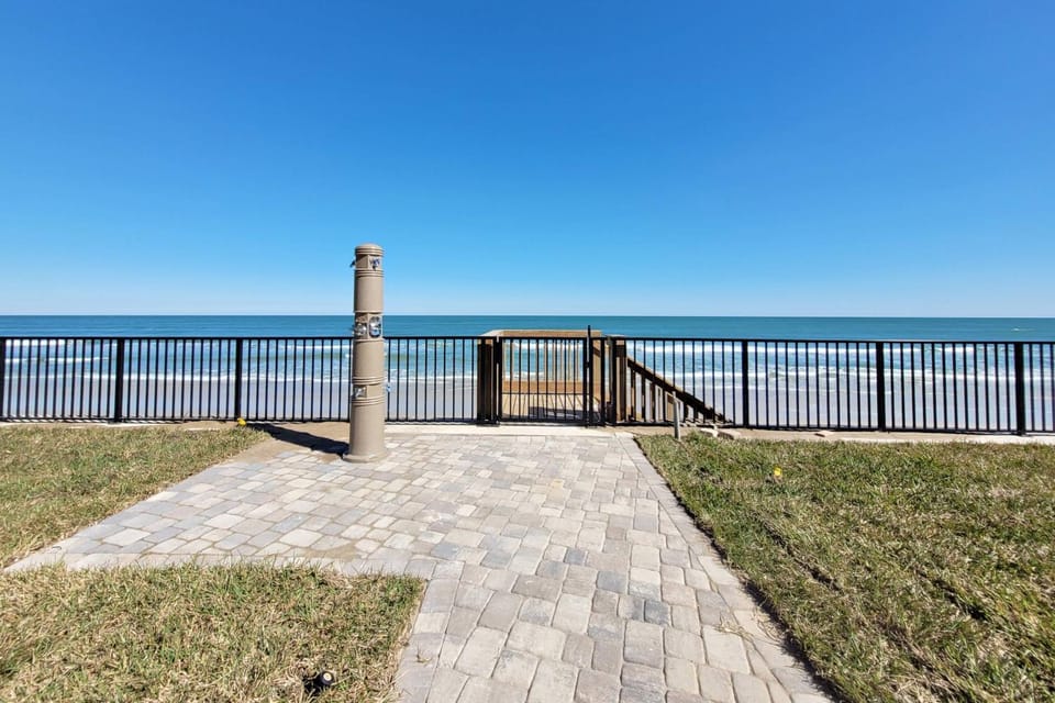 Beach Condo Unit #103 House in Daytona Beach Shores