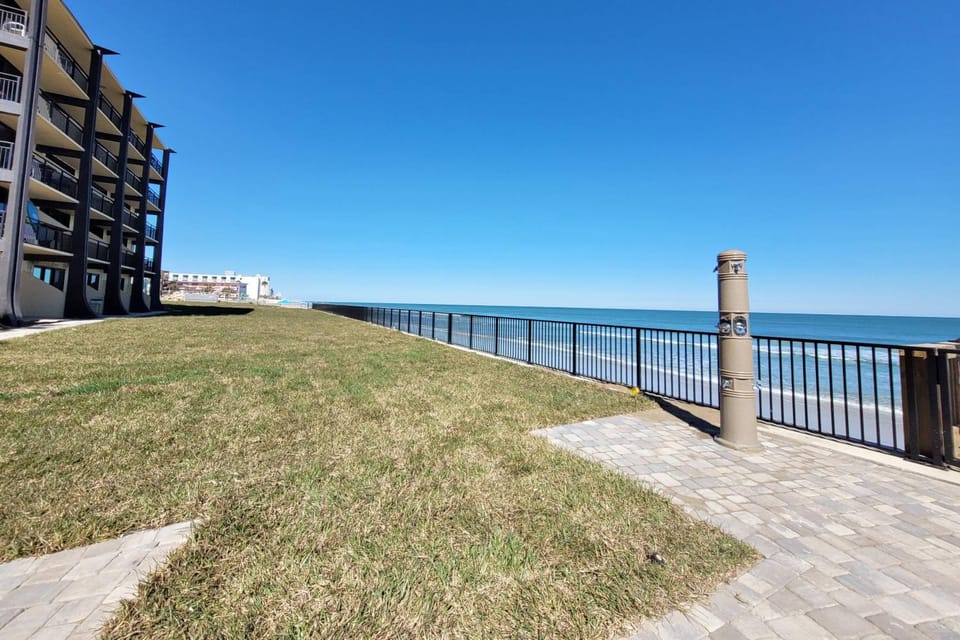 Beach Condo Unit #103 House in Daytona Beach Shores