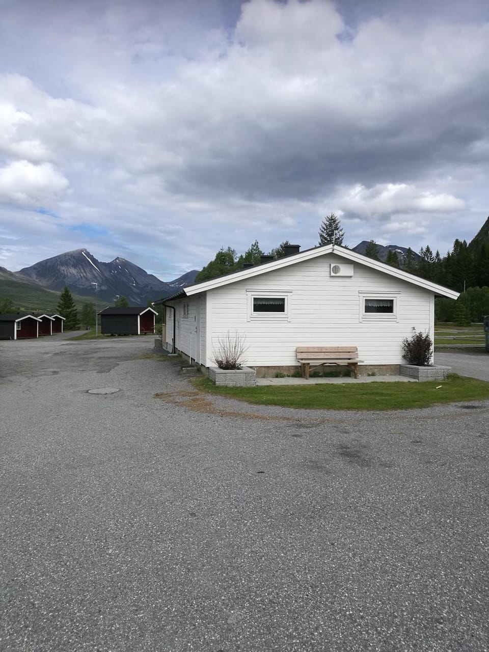Property building, Communal kitchen, Landmark view, Mountain view