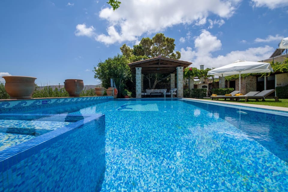 Swimming pool, Swimming pool