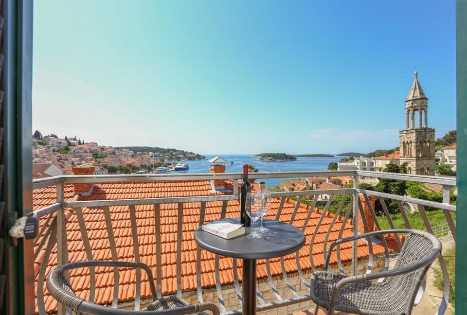 Pina Hvar Seaview Apartment Apartment in Hvar