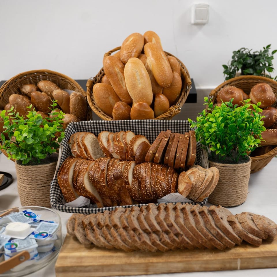 Food and drinks, Food, Breakfast, Continental breakfast, Buffet breakfast