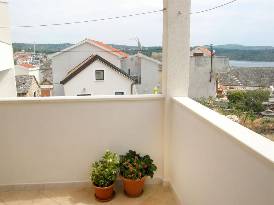 Property building, Balcony/Terrace, Sea view