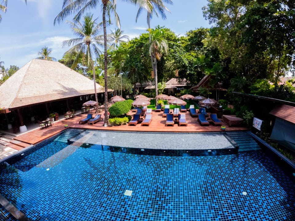 Swimming pool