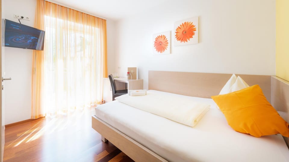 Living room, Bedroom