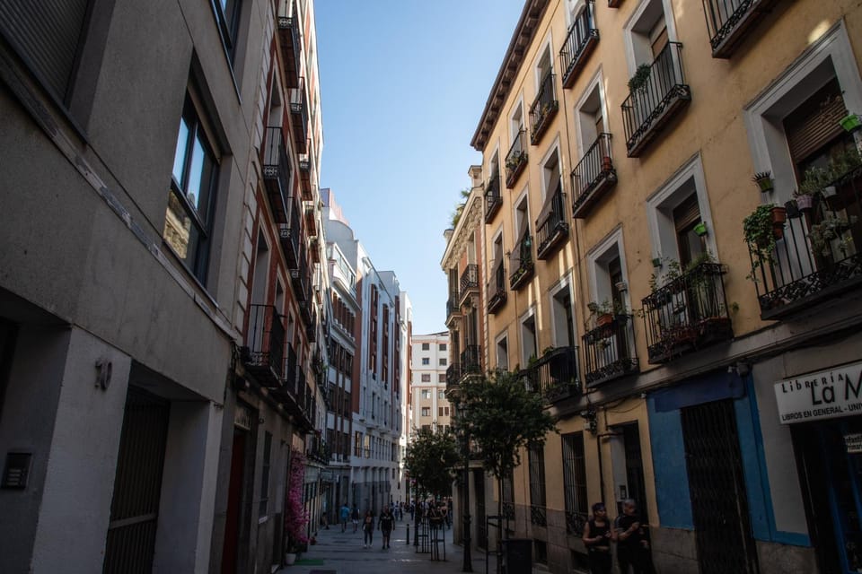 Property building, Day, Neighbourhood, City view, Street view, Location