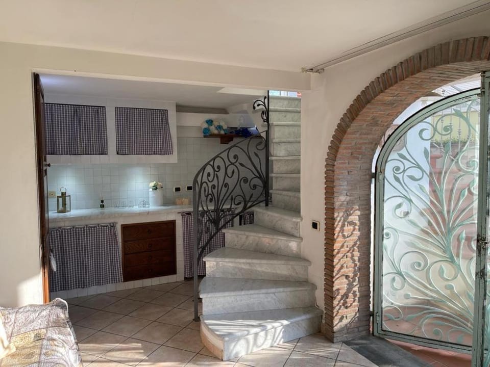 Raffinato attico vicino al mare con solarium Lido di Camaiore Apartment in Emilia-Romagna