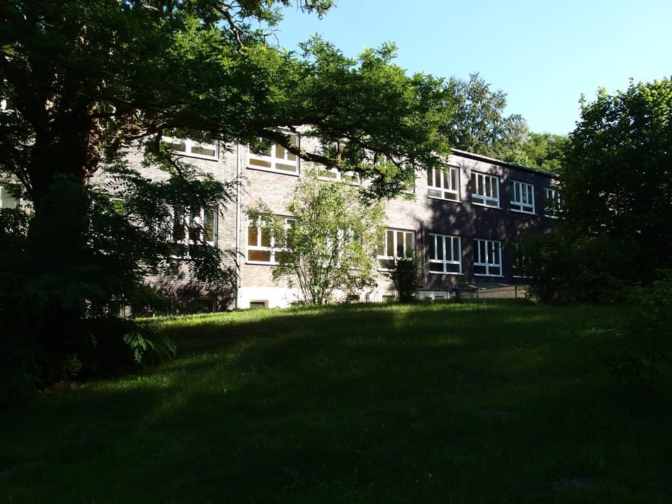 Nearby landmark, Garden