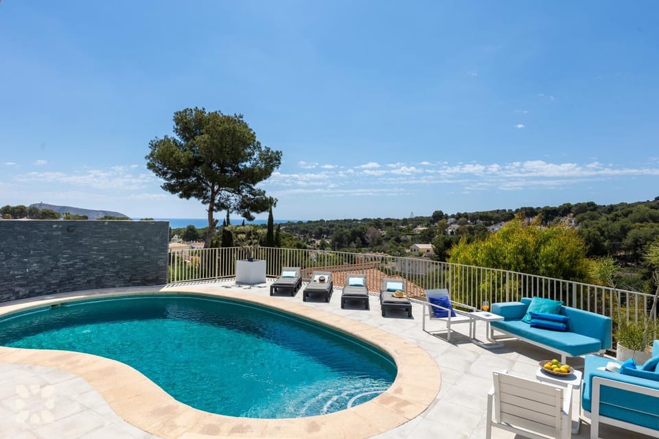 Day, Natural landscape, Pool view, Swimming pool, Parking, sunbed
