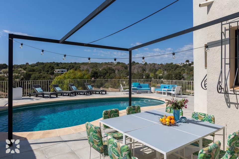 Patio, Day, Natural landscape, View (from property/room), Balcony/Terrace, Pool view, Swimming pool, sunbed