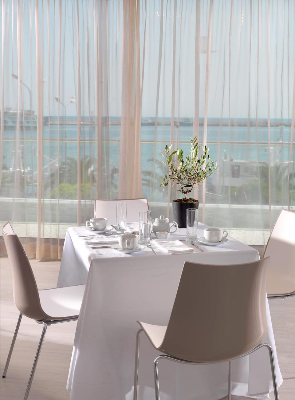 Restaurant/places to eat, View (from property/room)