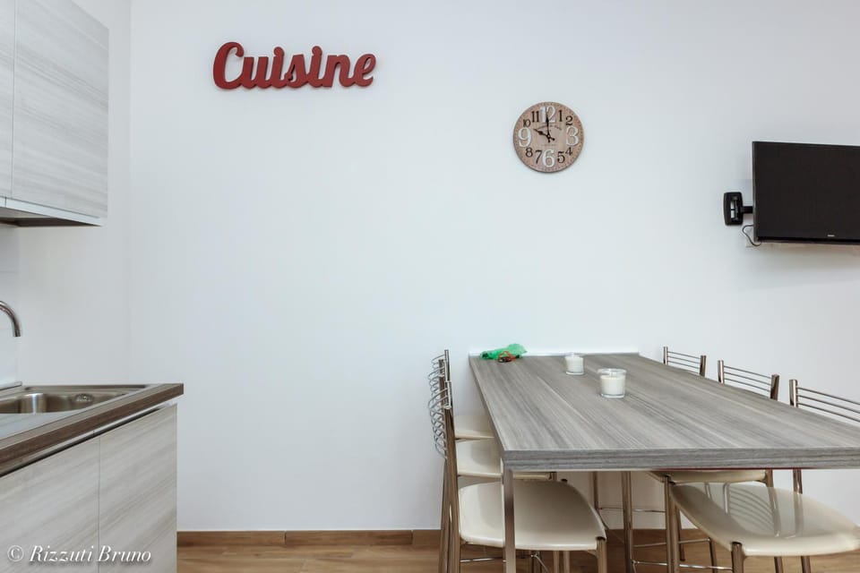 Kitchen or kitchenette, Living room, Other