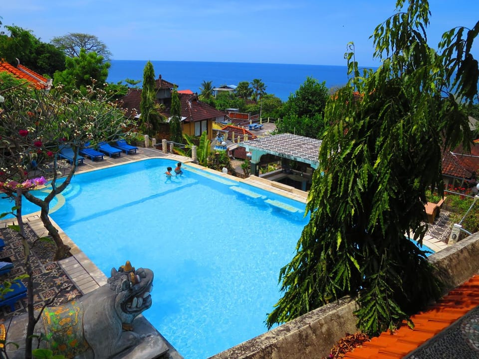 Pool view, Sea view