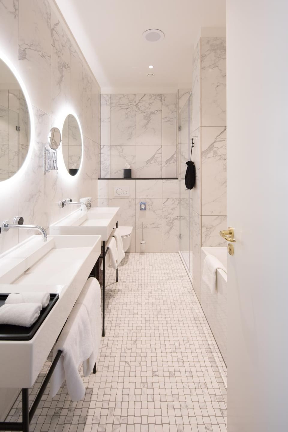 Bathroom, Photo of the whole room