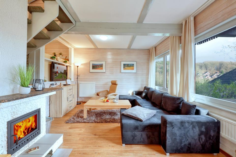 Communal lounge/ TV room, TV and multimedia, Living room, flat iron