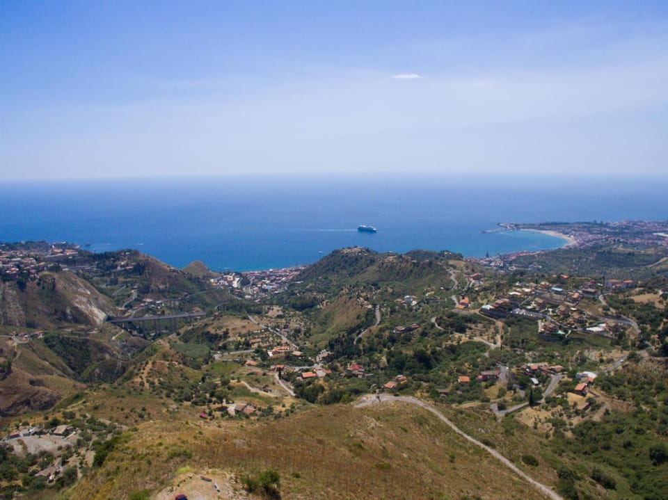 City view, Sea view, Street view