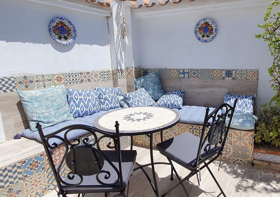 Patio, Balcony/Terrace, Seating area