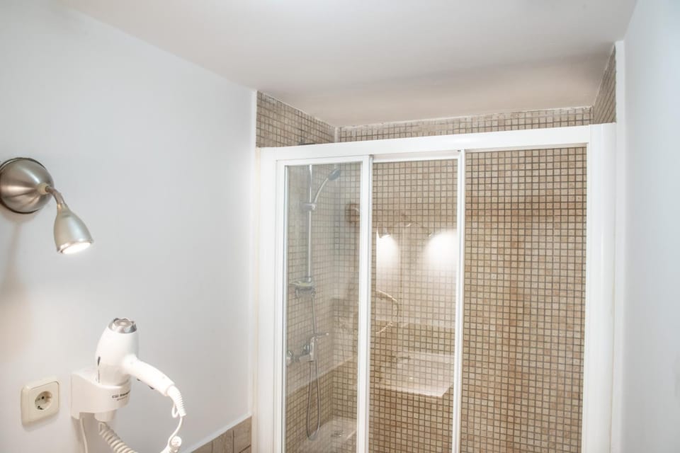 Shower, Bathroom, heating