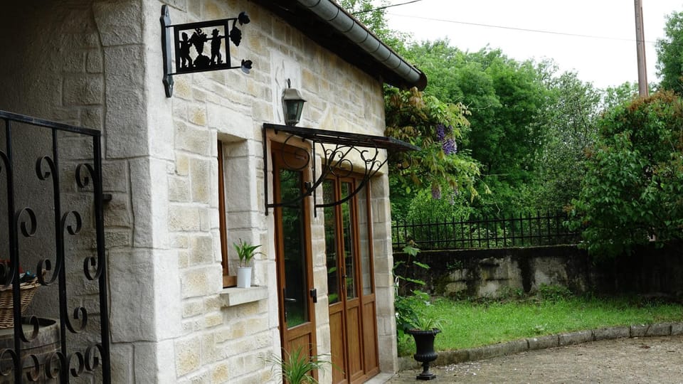 Le vieux Pressoir Apartment in Jura