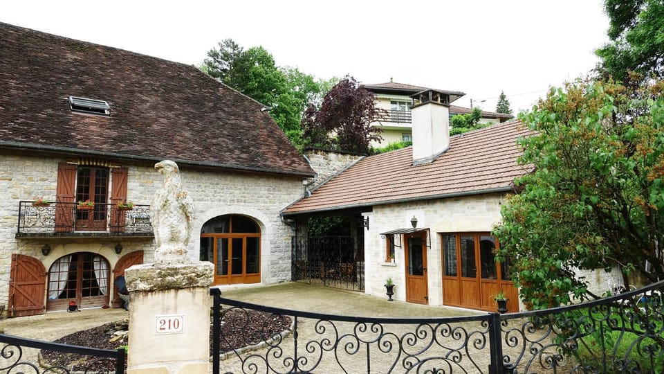 Le vieux Pressoir Apartment in Jura