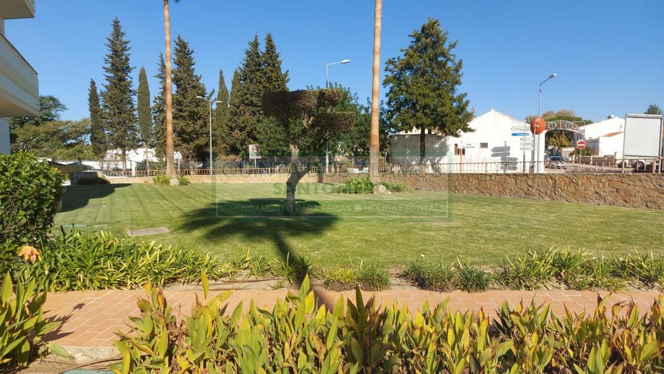 Garden, Street view