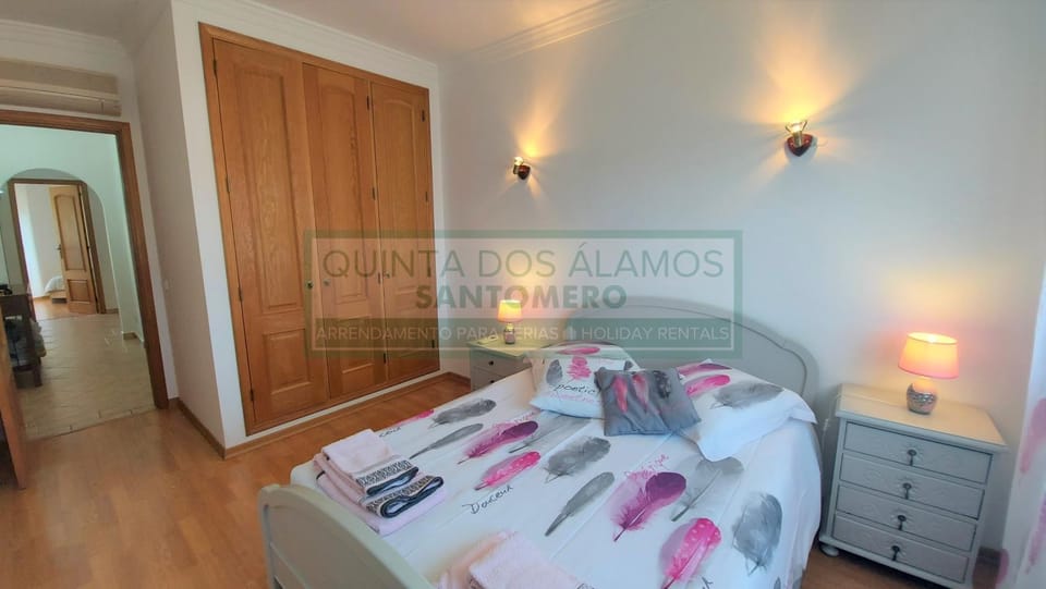 Bed, Bedroom, Street view, wardrobe