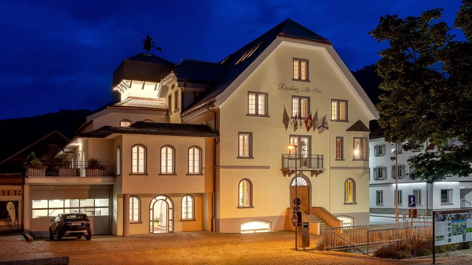 Facade/entrance