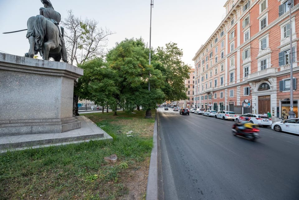 Neighbourhood, Street view