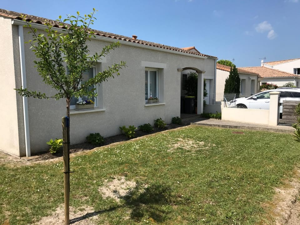 Garden, Quiet street view