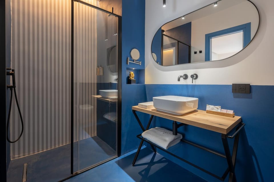 Shower, Bathroom, towels