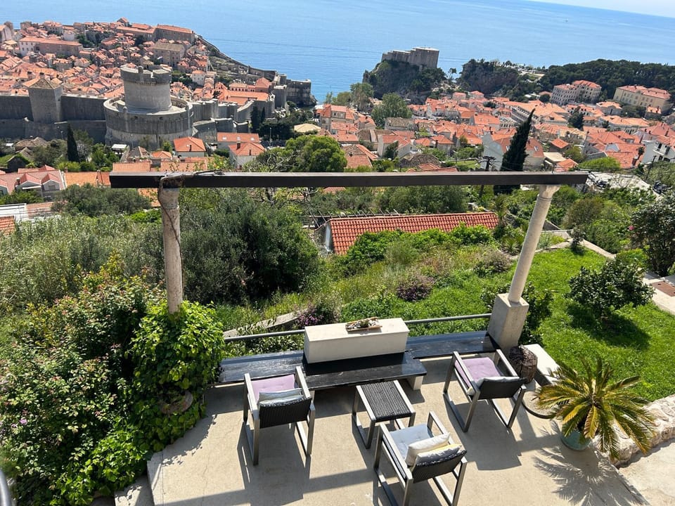View (from property/room), Balcony/Terrace, Seating area, City view, Sea view