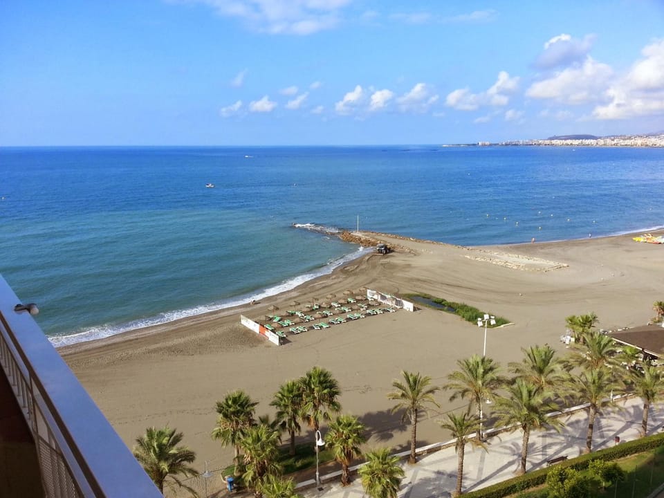 Sea view, Street view