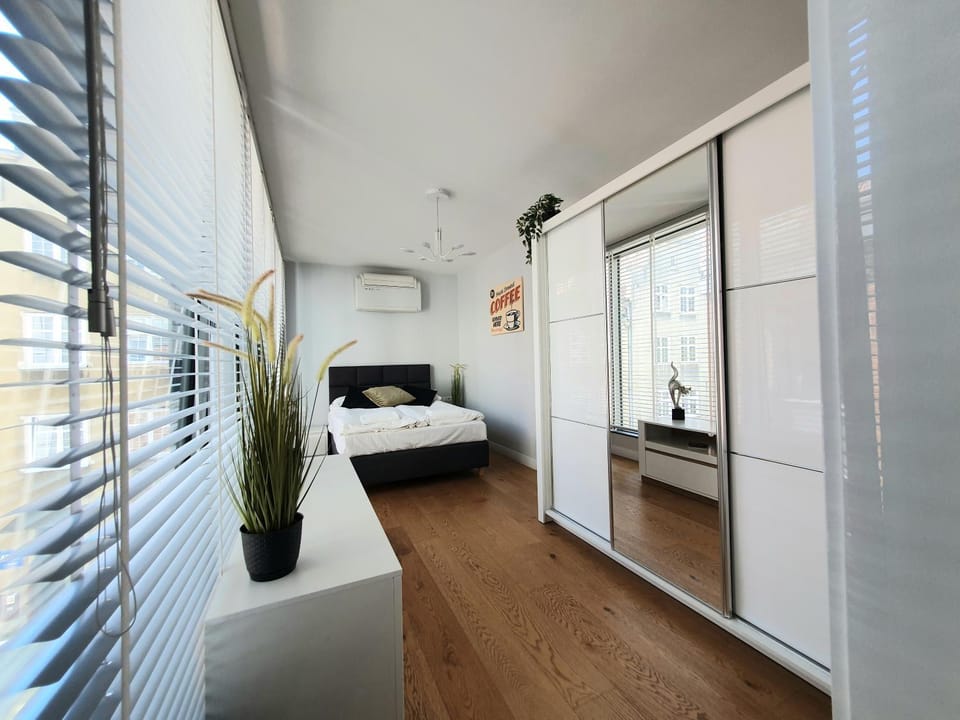 Bed, Bedroom, wardrobe