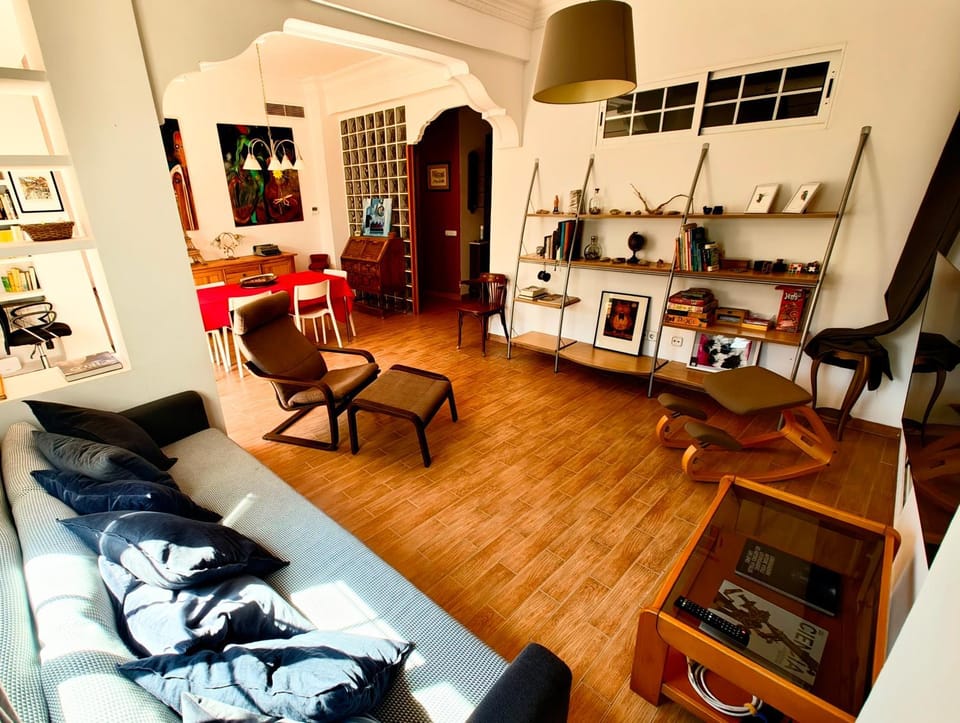Seating area, Dining area