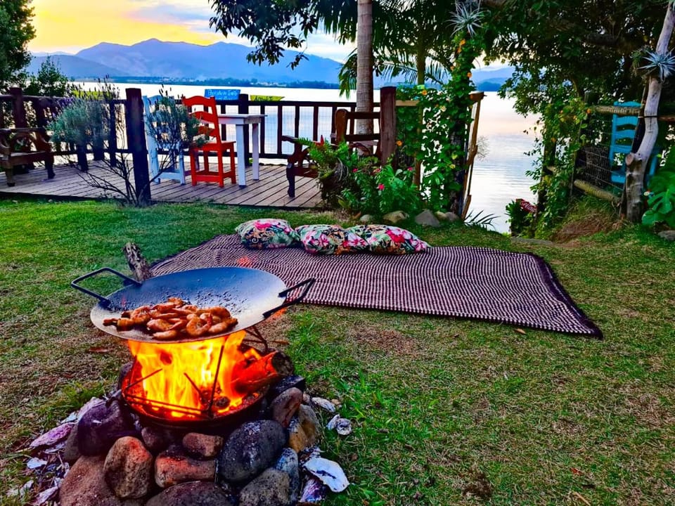 Natural landscape, BBQ facilities, Garden, Garden view, Lake view, flat iron